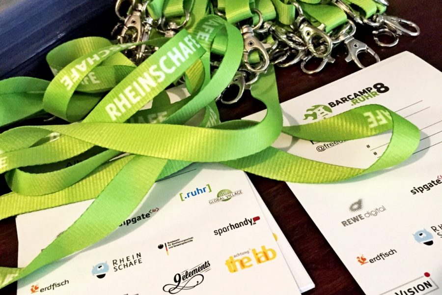 Sponsoren (Badges, Lanyard) beim BarCamp Ruhr #bcruhr8