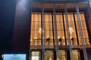 Schauspielhaus Bochum mit Informationstafel der zu spielenden Stücke (hier u.a.: O, Augenblick)