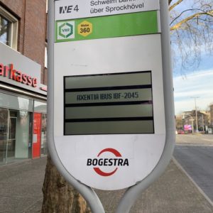 Defekte LCD-Anzeige der Bogestra an der Haltestelle Schauspielhaus (1/2)