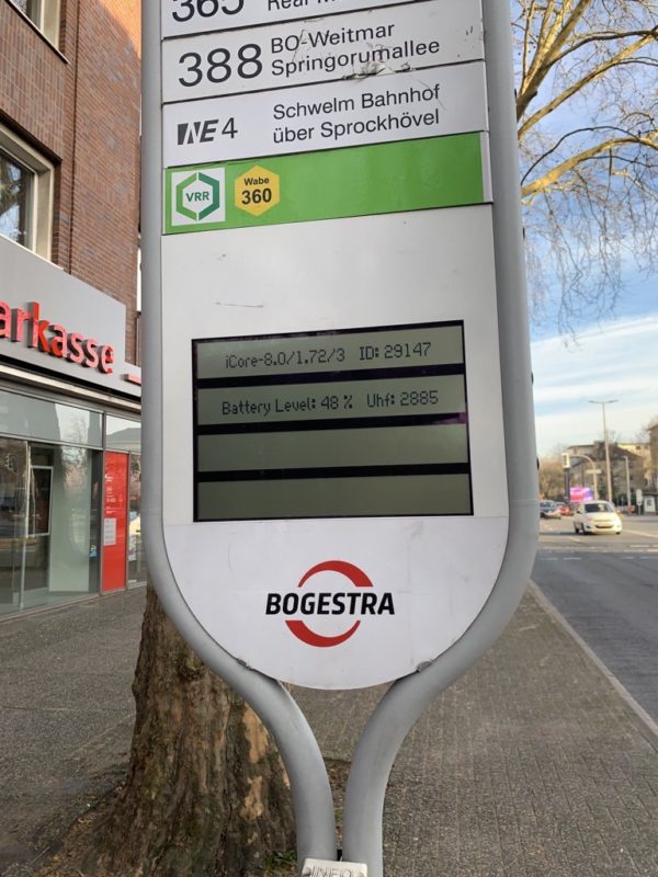 Defekte LCD-Anzeige der Bogestra an der Haltestelle Schauspielhaus (2/2)