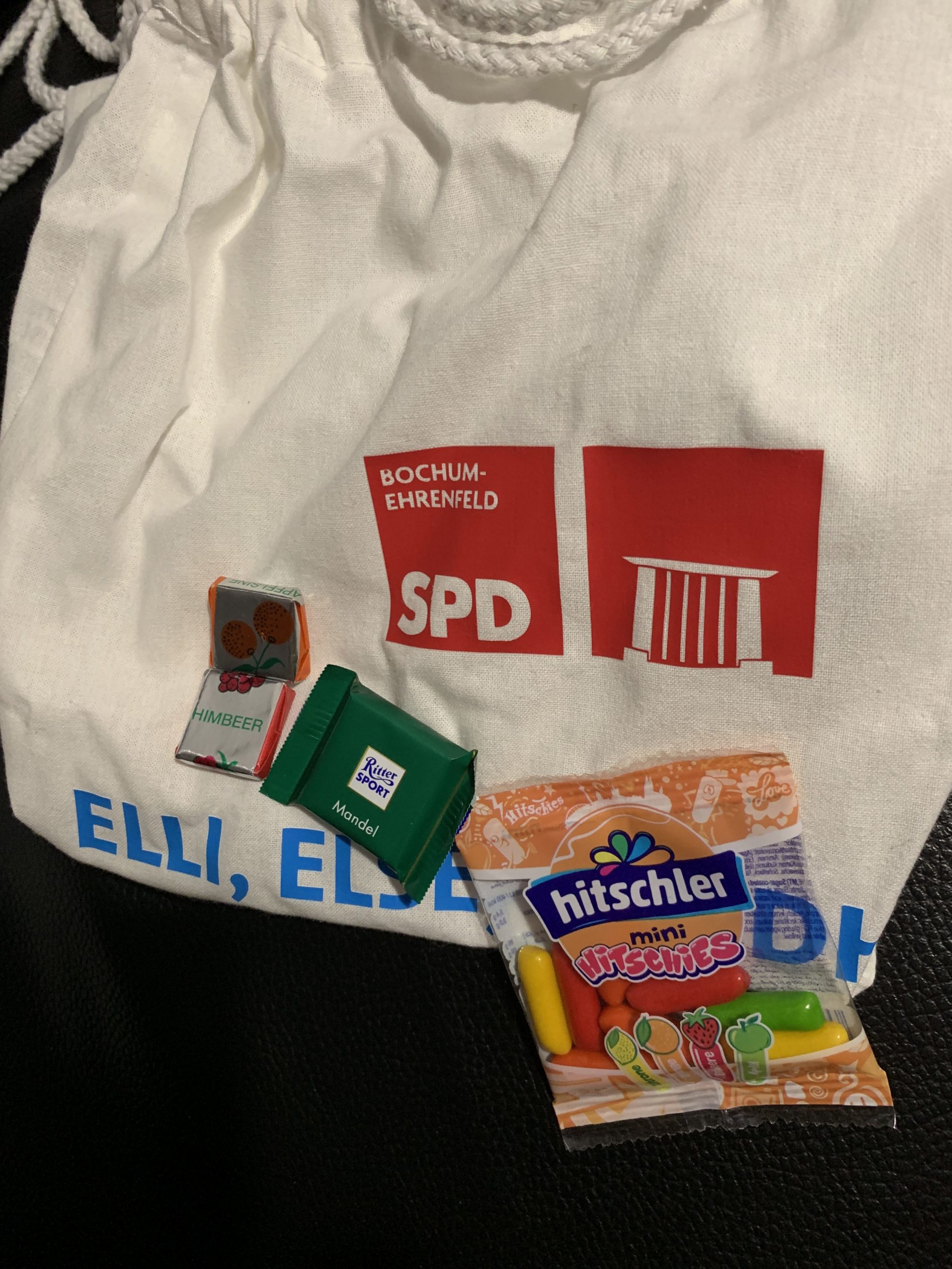 (Maiabendfest 2019) Tasche und ein paar der Süßigkeiten...