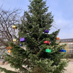 Weihnachtsbaum am Tana-Schanzara-Platz (2019)