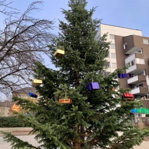 Weihnachtsbaum am Tana-Schanzara-Platz (2019)