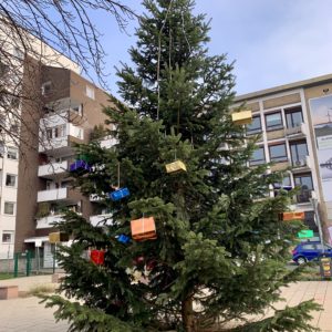 Weihnachtsbaum am Tana-Schanzara-Platz (2019)