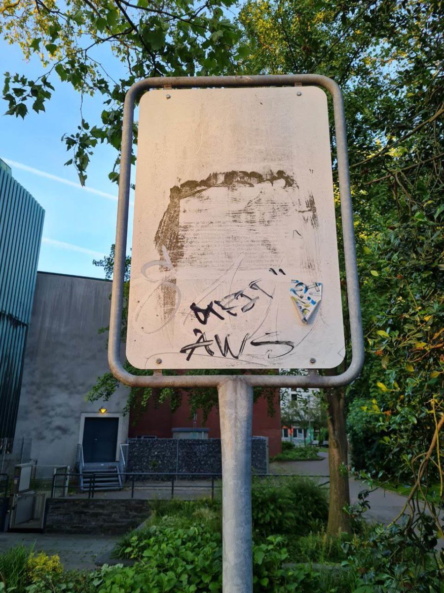 Schild "Haus Rechen" hinter'm Schauspielhaus (von der Königsallee aus kommend)