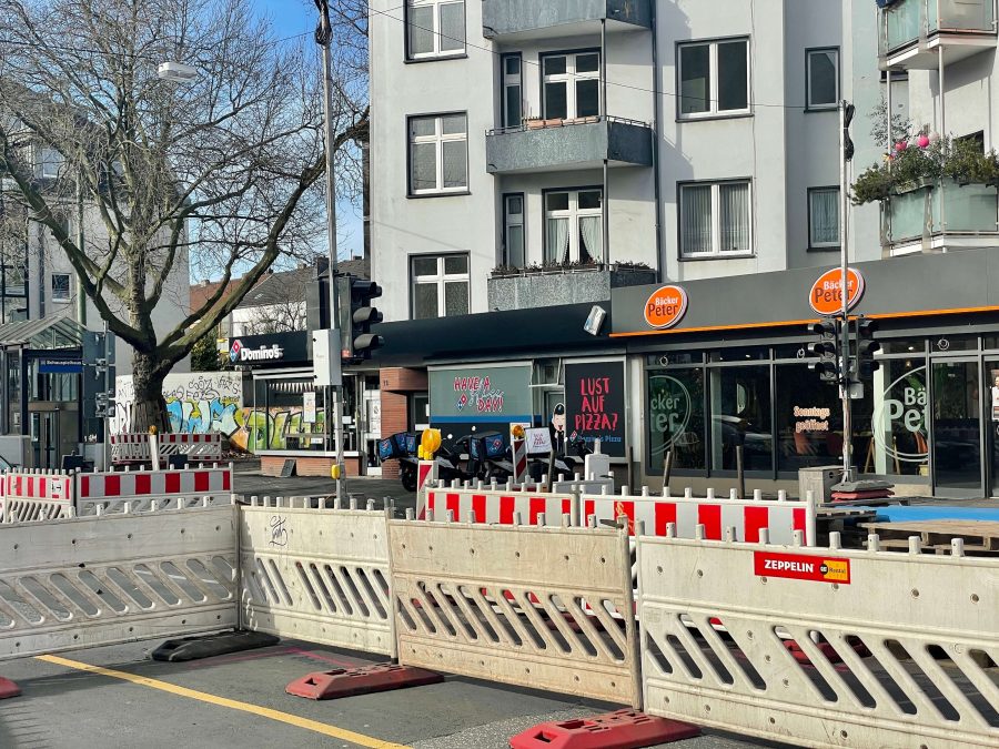 Hattinger Straße: Ampel am Übergang von der Pieperstraße zum Hans-Ehrenberg-Platz