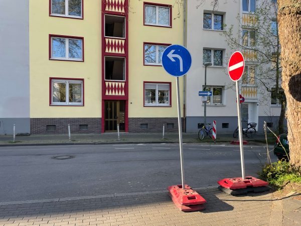 Baumaßnahme Schauspielhauskreuzung: hier geänderte Verkehrsführung vom Parkhaus P9 Schauspielhaus nach links