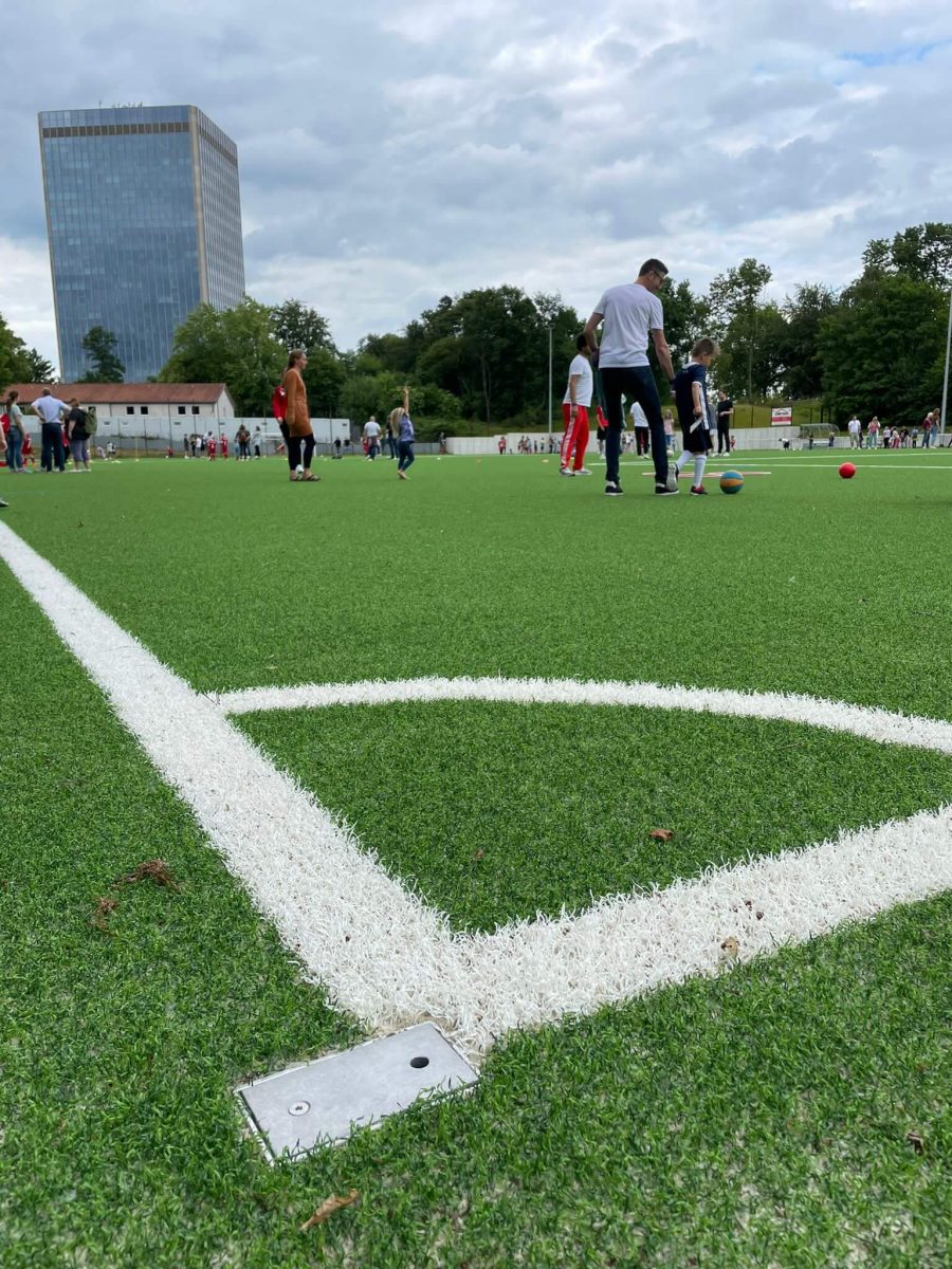 Eröffnung des Kunstrasenplatzes an der Wohlfahrtstraße (dort spielt die DJK Teutonia Ehrenfeld)