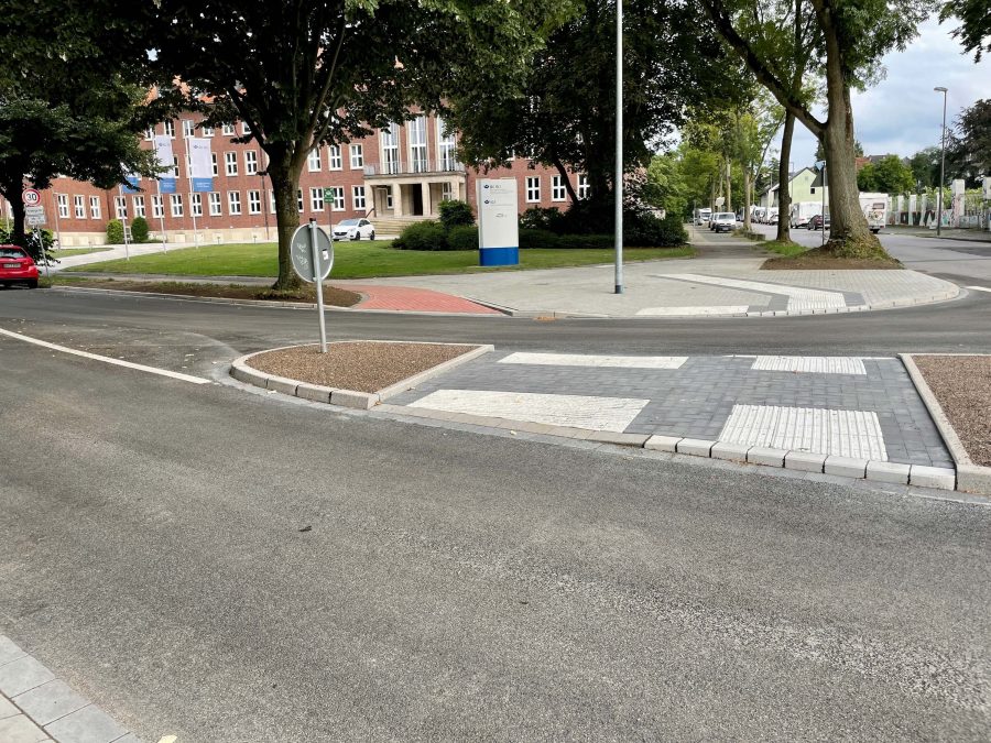 Querungshilfe Waldring: Blick auf die neue Mittelinsel