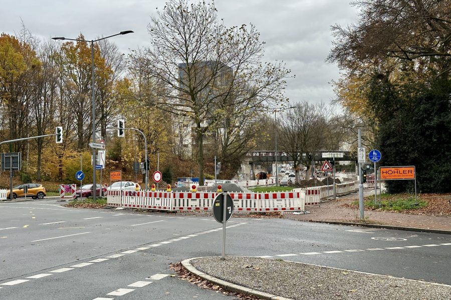 Baumaßnahme Königsallee: an der Kreuzung Wasserstraße (an der Baustelle Richtung Bochum-Süd)