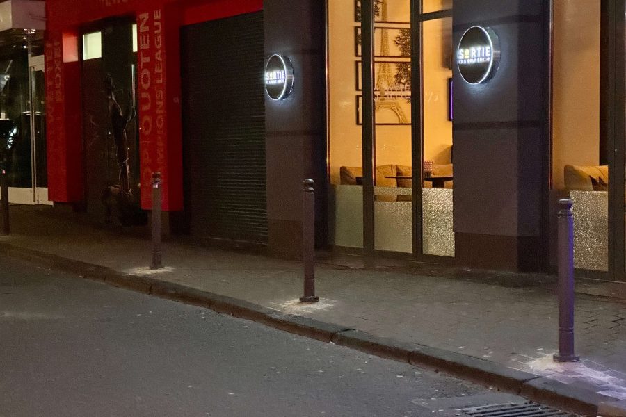 Kreuzstraße im Bermuda3eck Bochum: abgepollerter Gehweg