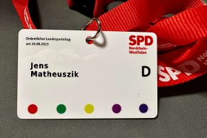 Namensschild Jens Matheuszik (NRWSPD-Landesparteitag)