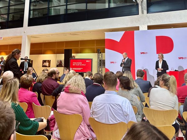 Diskussion mit Olaf Scholz bei der UB-/KV-Vorsitzendenkonferenz der SPD (04.11.2023)